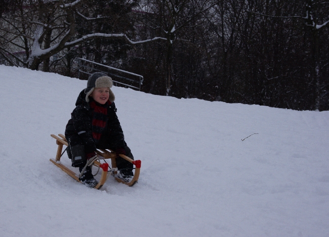 SONY DSC Rodeln mit Schlitten
