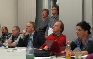 ''KolleBelle''-Investor Rainer Bahr (hinten rechts) während der Sitzung des Stadtentwicklungsausschusses