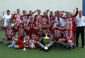 Seit 2001 wird der Exerpokal für den gesamten Großbezirk ausgespielt. Foto: Der 2011er Pokalsieger SV Buchholz
