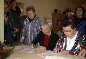 Doris Syrbe (rechts): Erfahrung mit der Selbstverwaltung Daneben: Volkssolidaritätsvorsitzende Heidi Knake-Werner