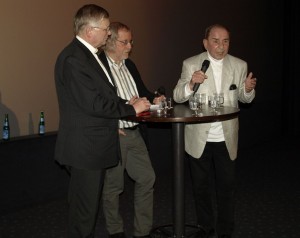 Horst Dohle (rechts) : Drehbuch vor den eigenen Funktionären verborgen