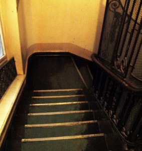 Die Treppe: Unüberwindliches Hindernus