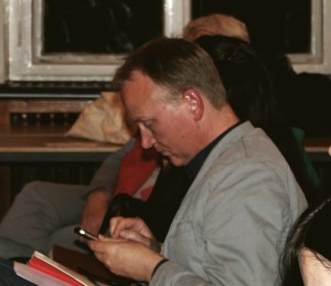 Klaus Mindrup: Hier bei der hochkonzentrierten Aufnahme der Kritik an seinem Wahlkampf