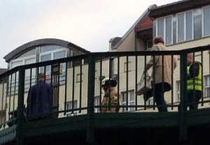 Zu Fuß zum nächsten Bahnhof - Foto: Martin Kemter