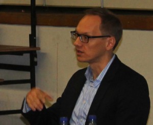 Mittes Bezirksstadtrat Carsten Spallek  Meister im wortreiches Nichtbeantworten von Fragen